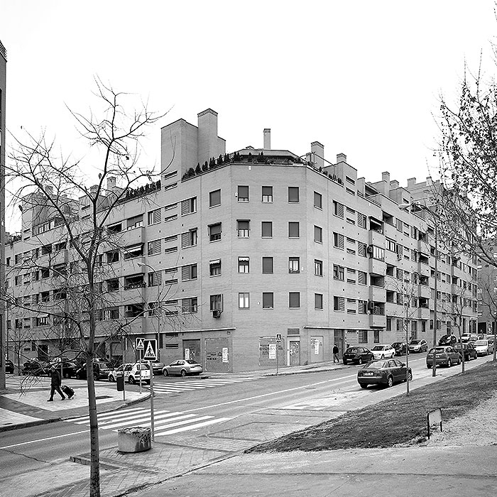 159 viviendas de precio tasado, locales comerciales y garaje en la Parcela RC11 del Polígono Las Rosas. MADRID.